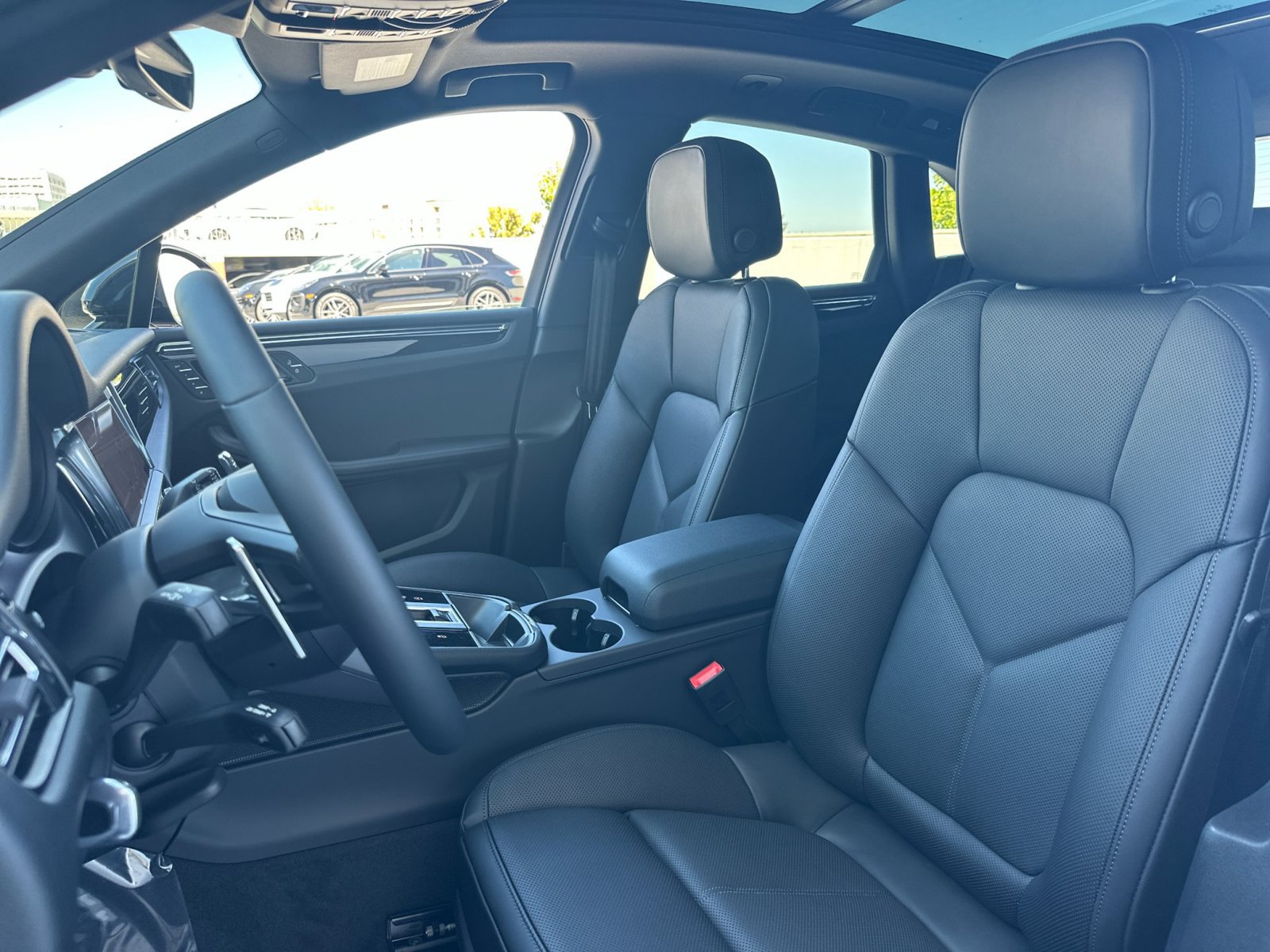 New 2026 Porsche Macan AWD/4WD image 6