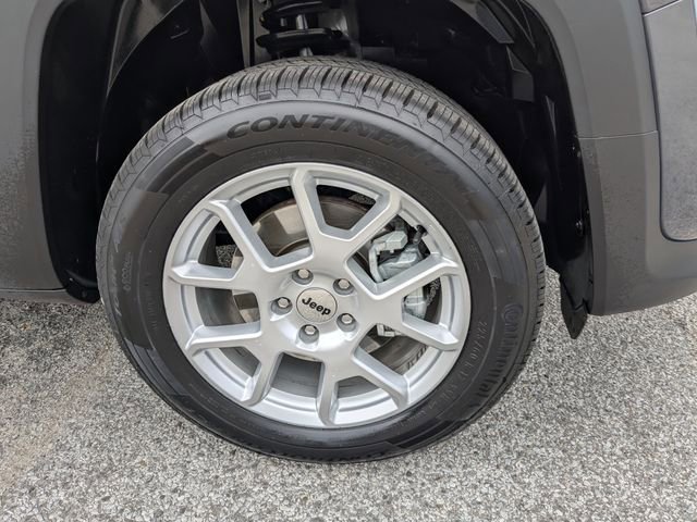 Used 2022 Jeep Renegade Latitude w/ Convenience Group AWD/4WD image 9
