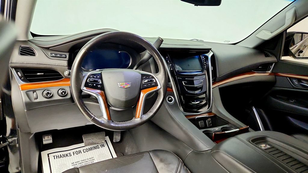 Used 2019 Cadillac Escalade Luxury AWD/4WD image 13