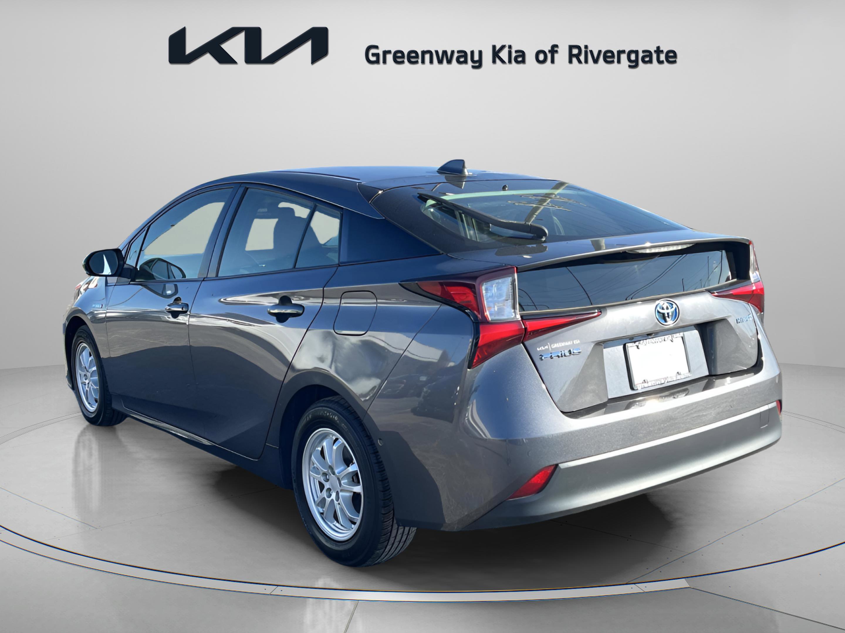 Used 2022 Toyota Prius L Eco image 5