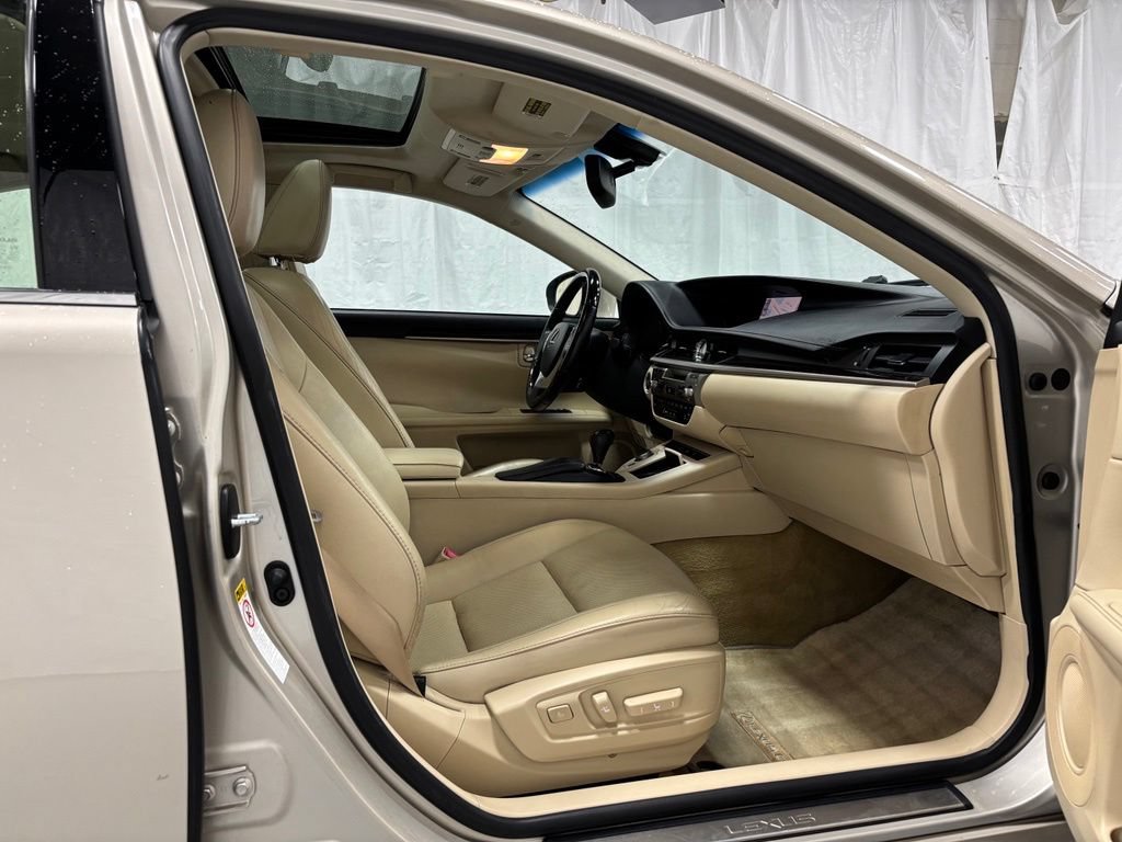 Used 2014 Lexus ES 350 w/ Luxury Package FWD image 57