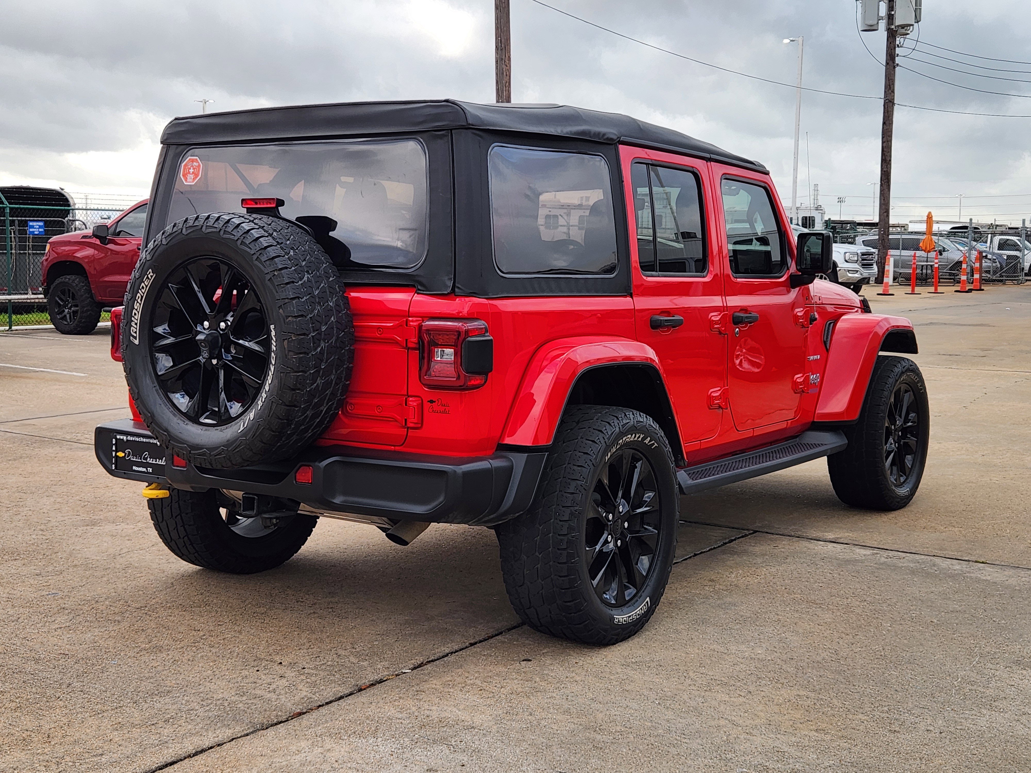 Used 2021 Jeep Wrangler Unlimited Sahara AWD/4WD image 6