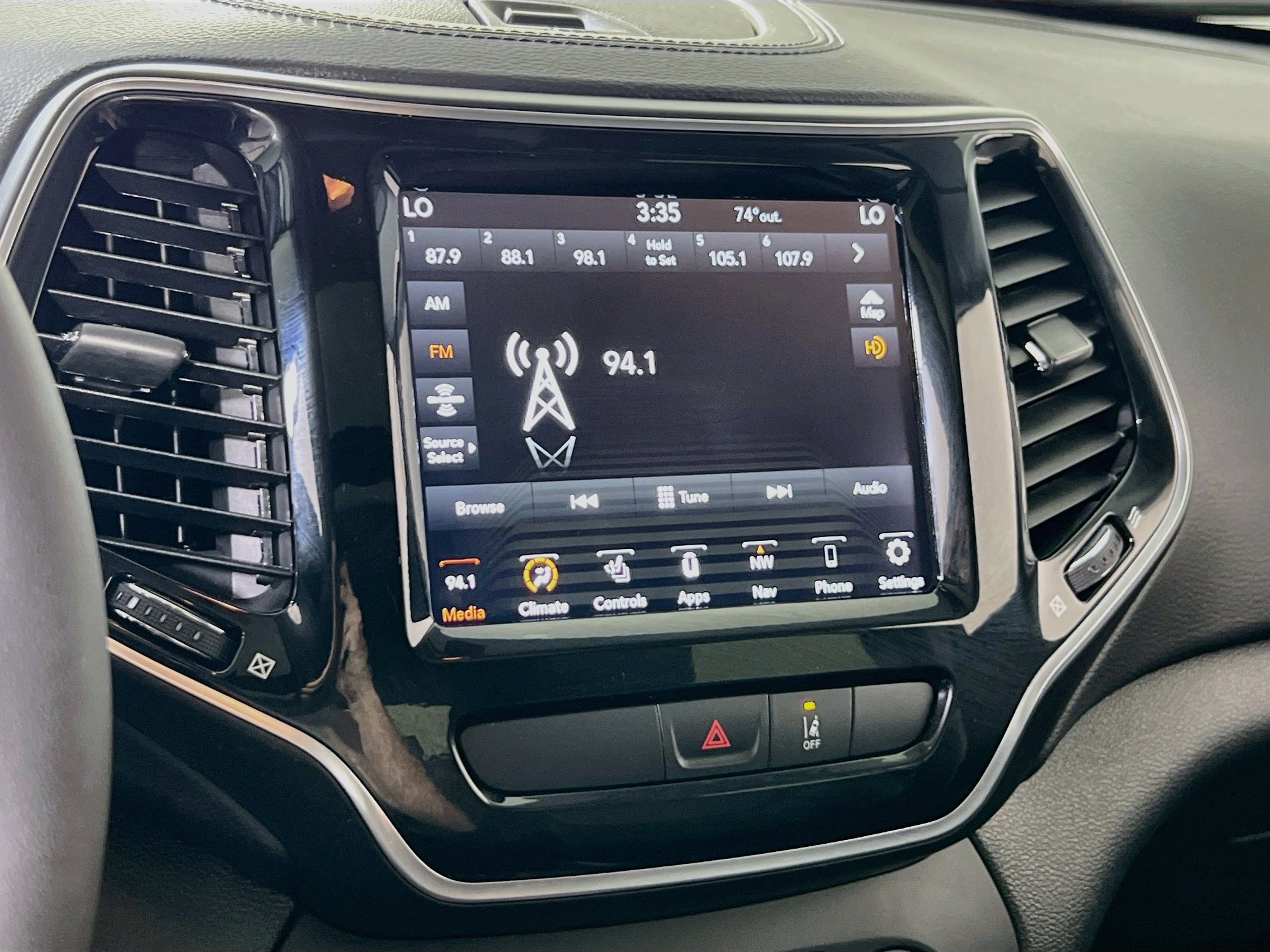 Used 2022 Jeep Cherokee Limited w/ Elite Package image 15