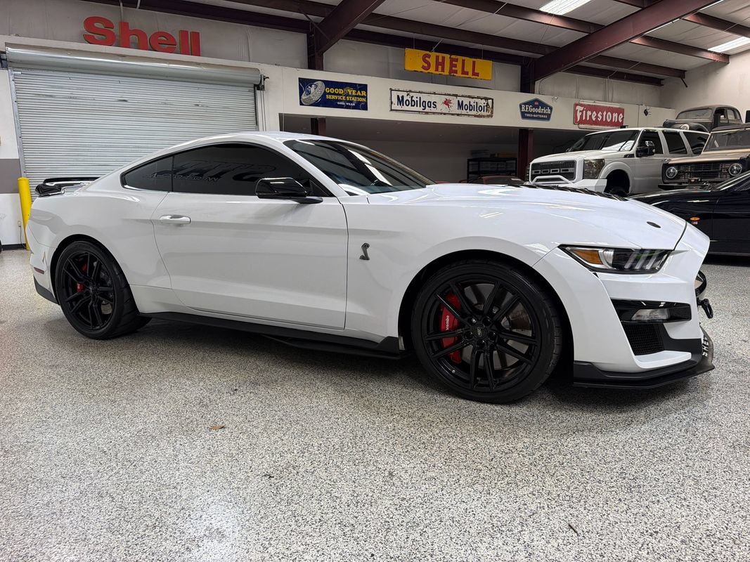Used 2020 Ford Mustang Shelby GT500 w/ Technology Package RWD image 10