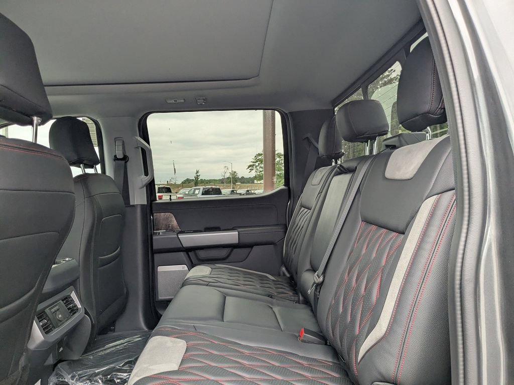 New 2026 Ford F250 Lariat w/ Black Appearance Package AWD/4WD image 15