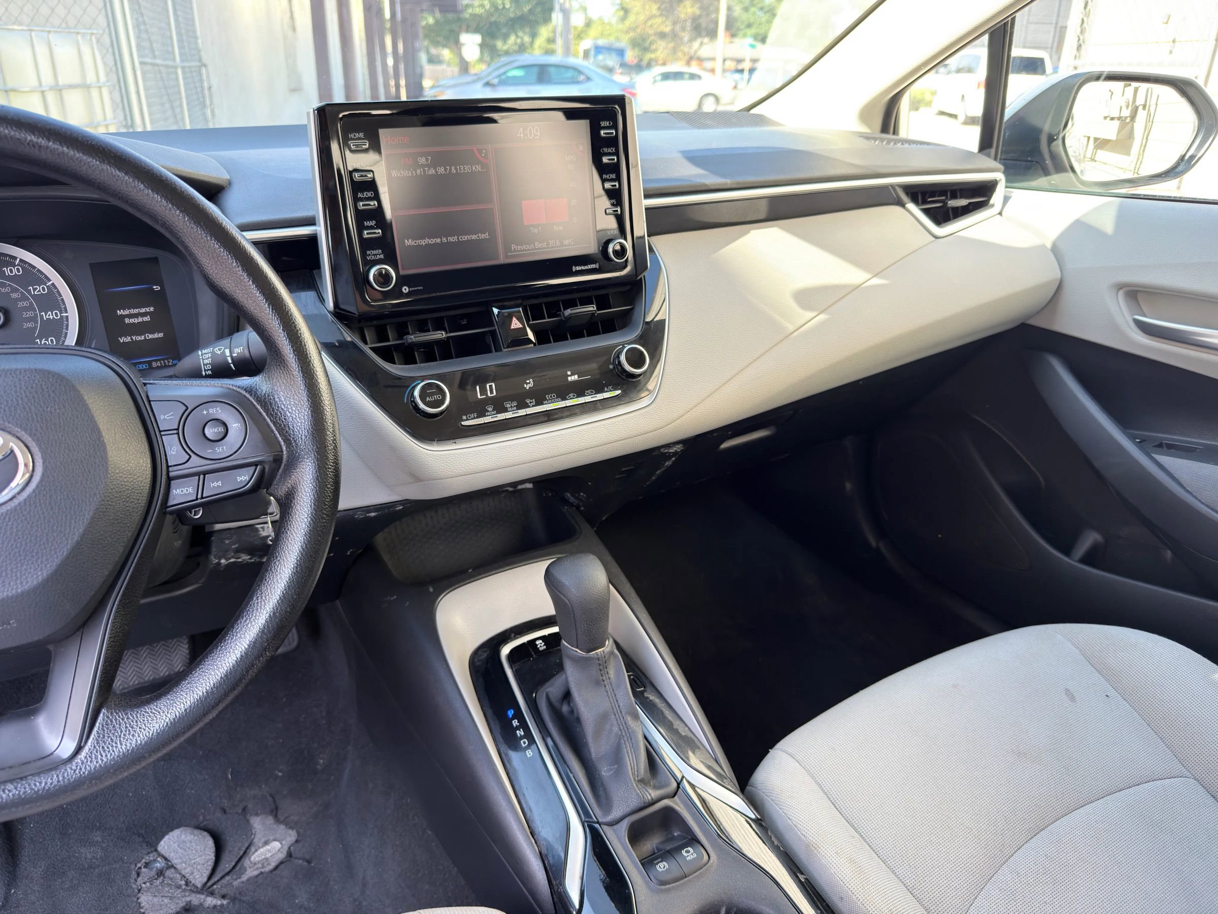 Used 2021 Toyota Corolla LE image 15