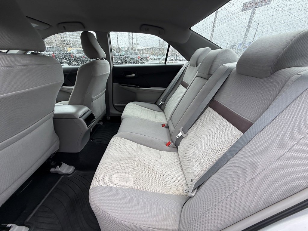 Used 2013 Toyota Camry LE image 17