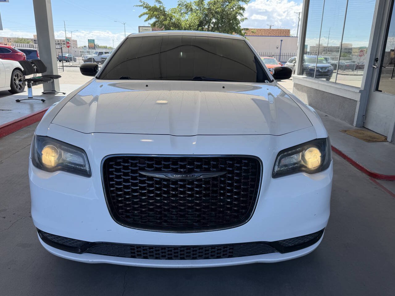 Used 2020 Chrysler 300 Touring w/ Sport Appearance Package RWD image 3