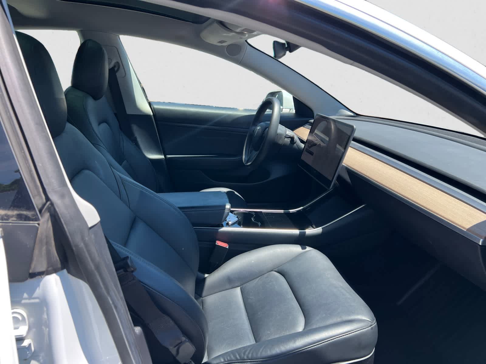 Used 2020 Tesla Model 3 Standard Range Plus RWD image 15