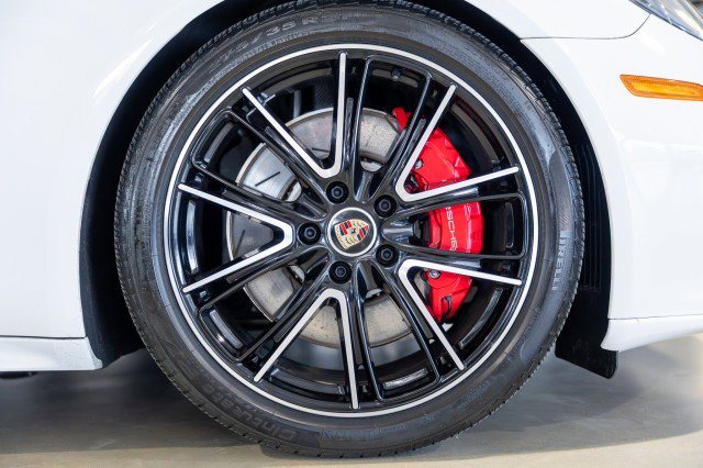 Used 2022 Porsche Panamera GTS w/ Premium Package image 26