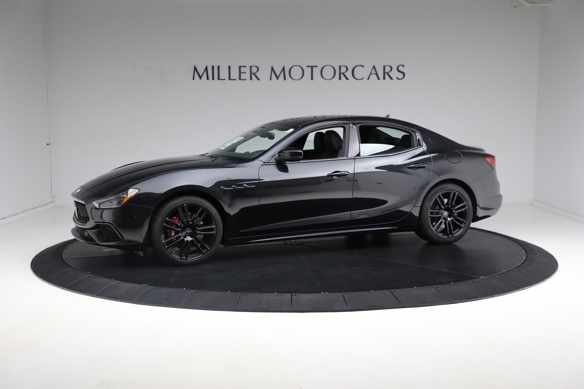 Certified 2024 Maserati Ghibli Modena Q4 AWD/4WD image 5