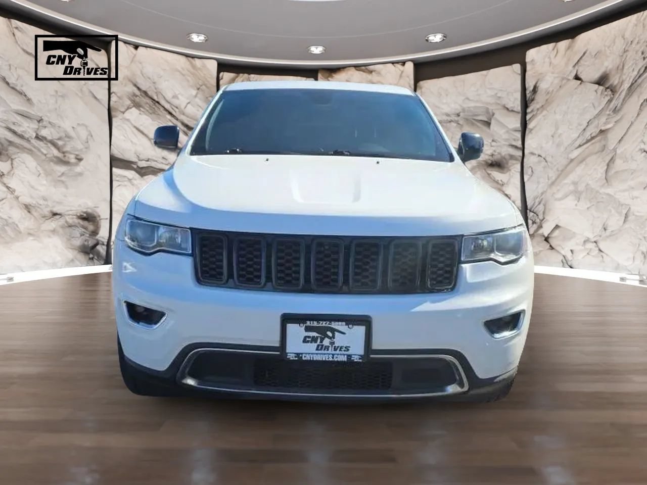 Used 2014 Jeep Grand Cherokee Limited AWD/4WD image 2
