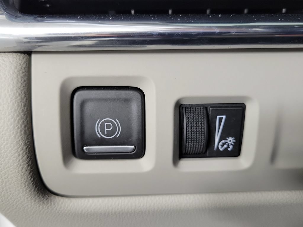 Used 2023 Cadillac XT4 Luxury FWD image 31