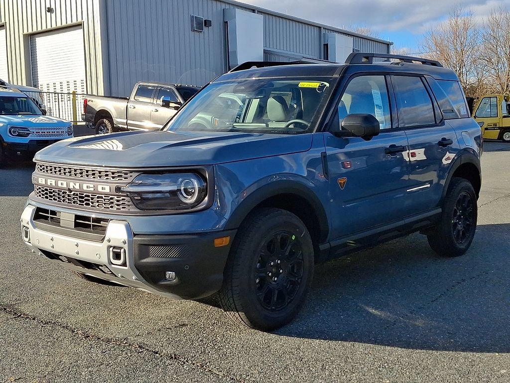 New 2025 Ford Bronco Sport Badlands w/ Badlands Tech Package AWD/4WD image 2