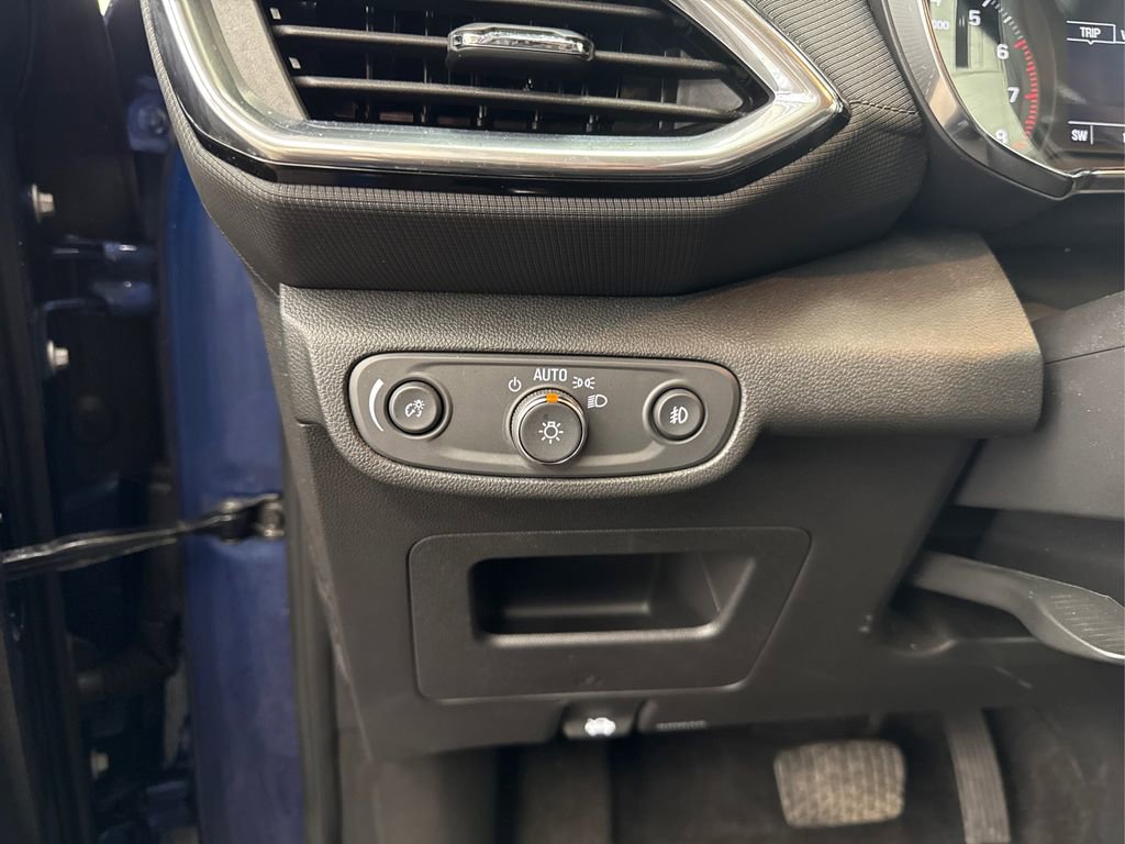 Used 2023 Chevrolet TrailBlazer LT image 24