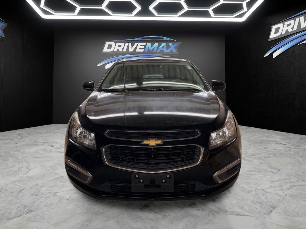 Used 2016 Chevrolet Cruze LT FWD image 2