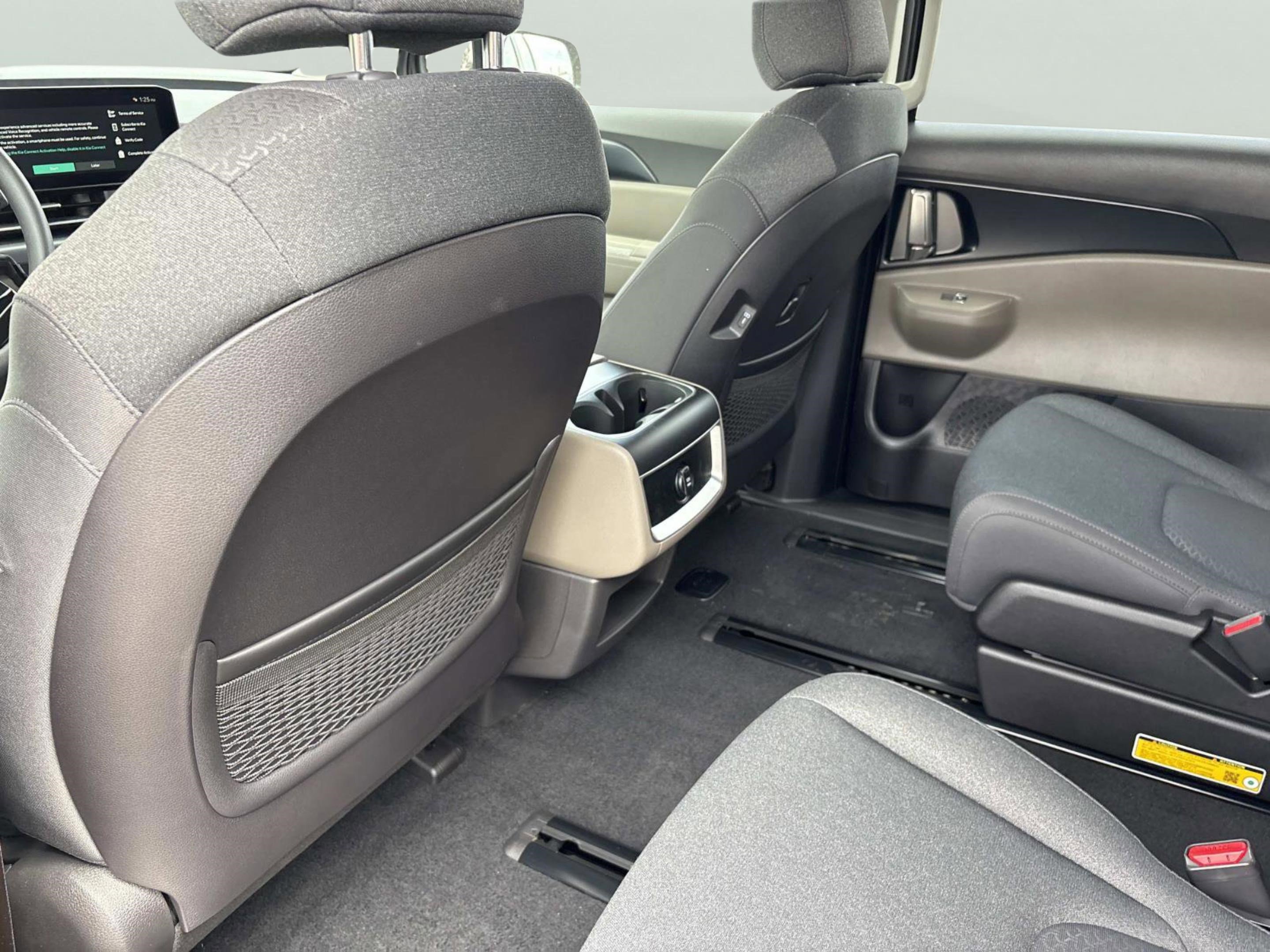 New 2026 Kia Carnival LX FWD image 16