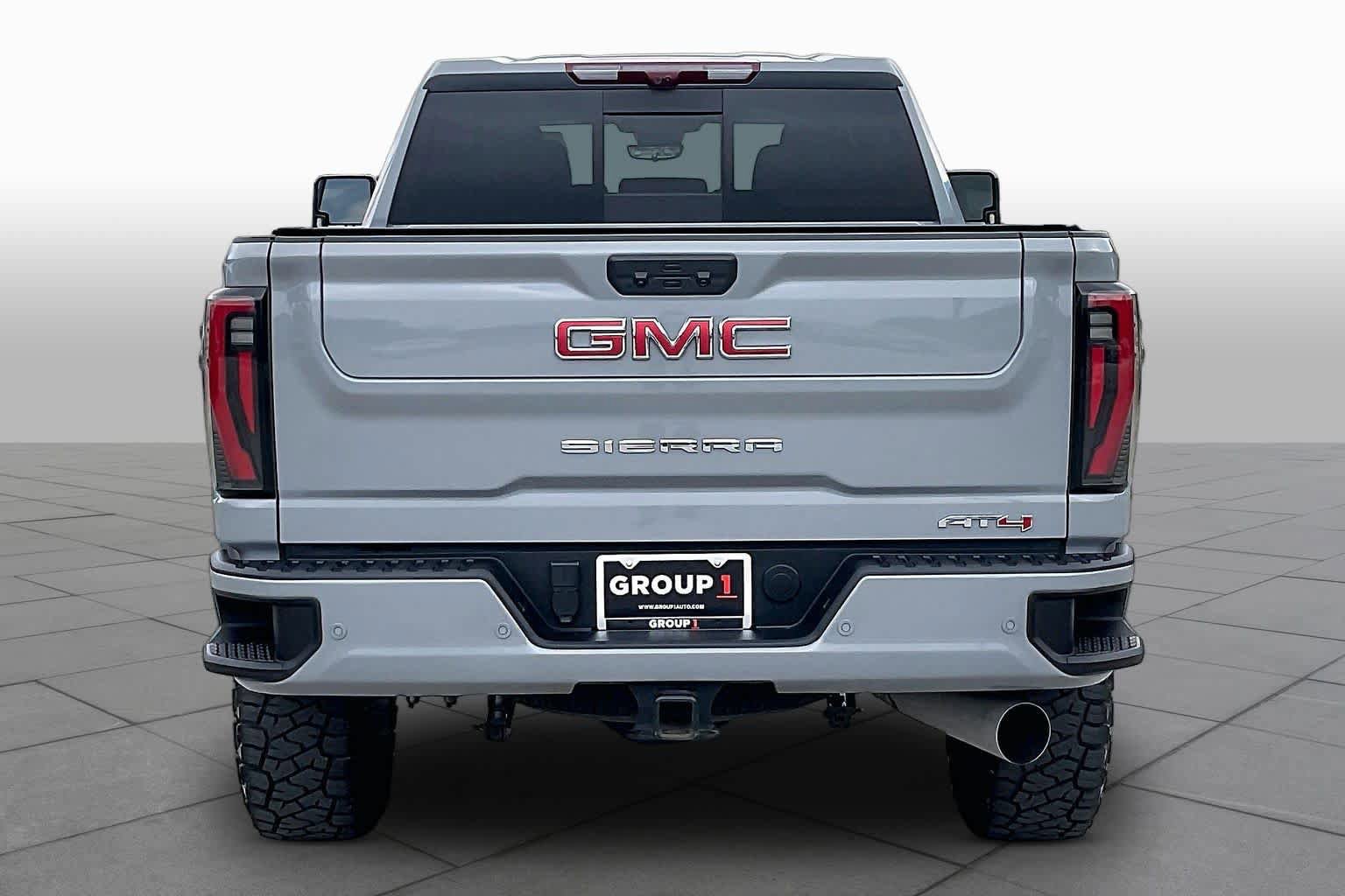 Used 2025 GMC Sierra 2500 AT4 w/ AT4 Premium Plus Package AWD/4WD image 5
