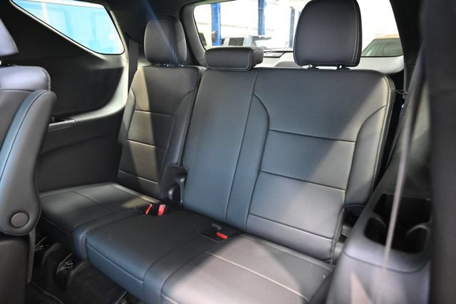 New 2027 Chevrolet Traverse LT w/ Midnight/Sport Edition AWD/4WD image 12