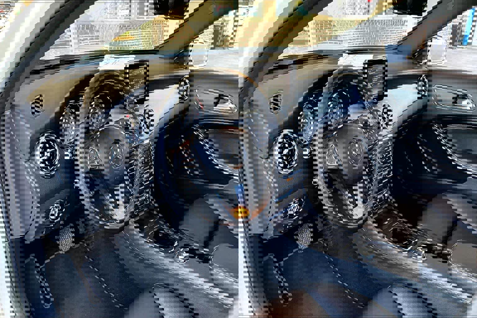 Used 2016 Mercedes-Benz GLA 250 image 18