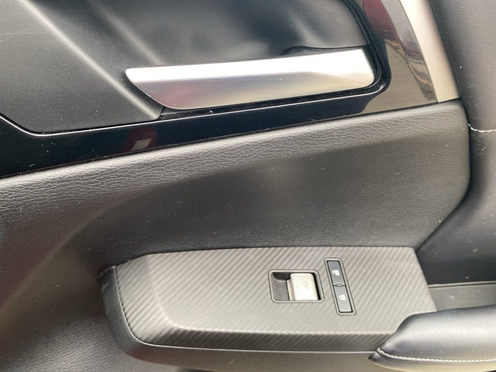 Used 2024 Mitsubishi Outlander 4WD Plug-In Hybrid image 10