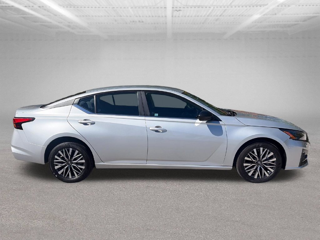 Used 2026 Nissan Altima 2.5 SV AWD/4WD image 7