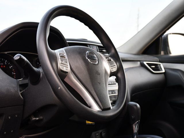 Used 2015 Nissan Rogue S image 9