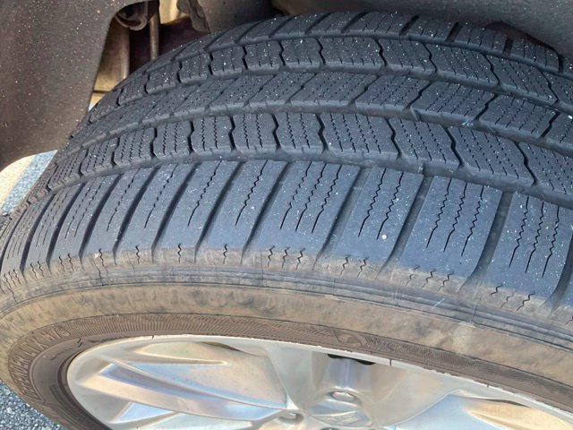 Used 2018 Cadillac Escalade ESV Platinum AWD/4WD image 11