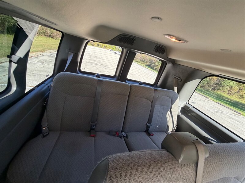 Used 2017 Chevrolet Express 3500 LT w/ LT Preferred Equipment Group RWD image 22