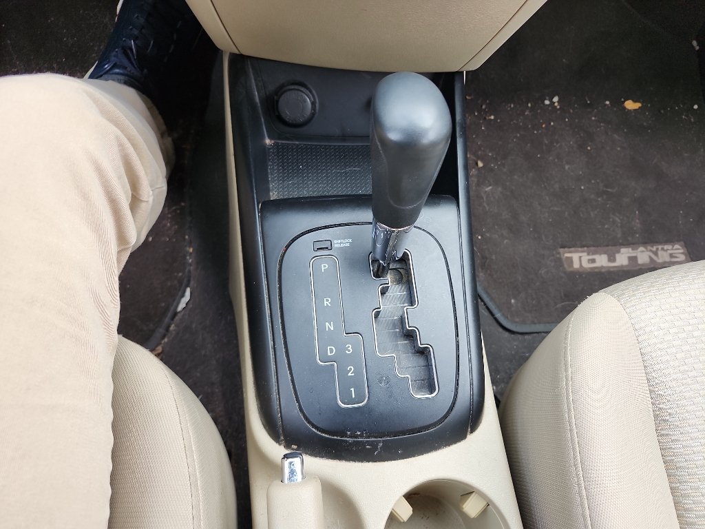 Used 2012 Hyundai Elantra GLS FWD image 19