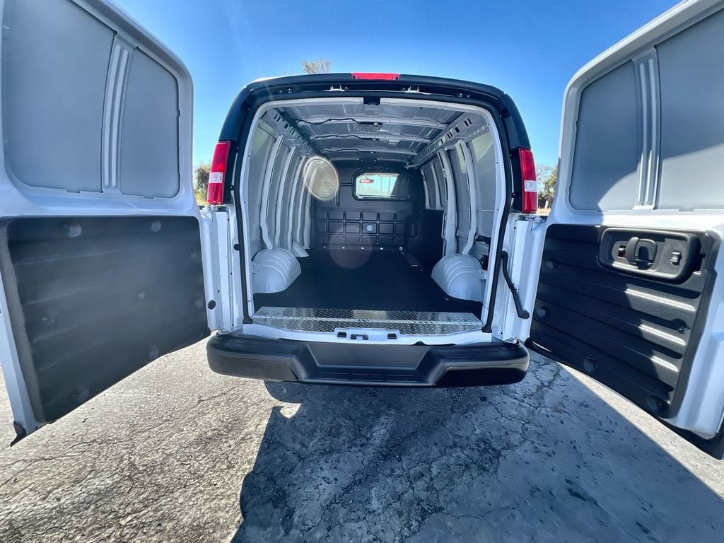 New 2026 Chevrolet Express 2500 w/ Driver Convenience Package RWD image 23