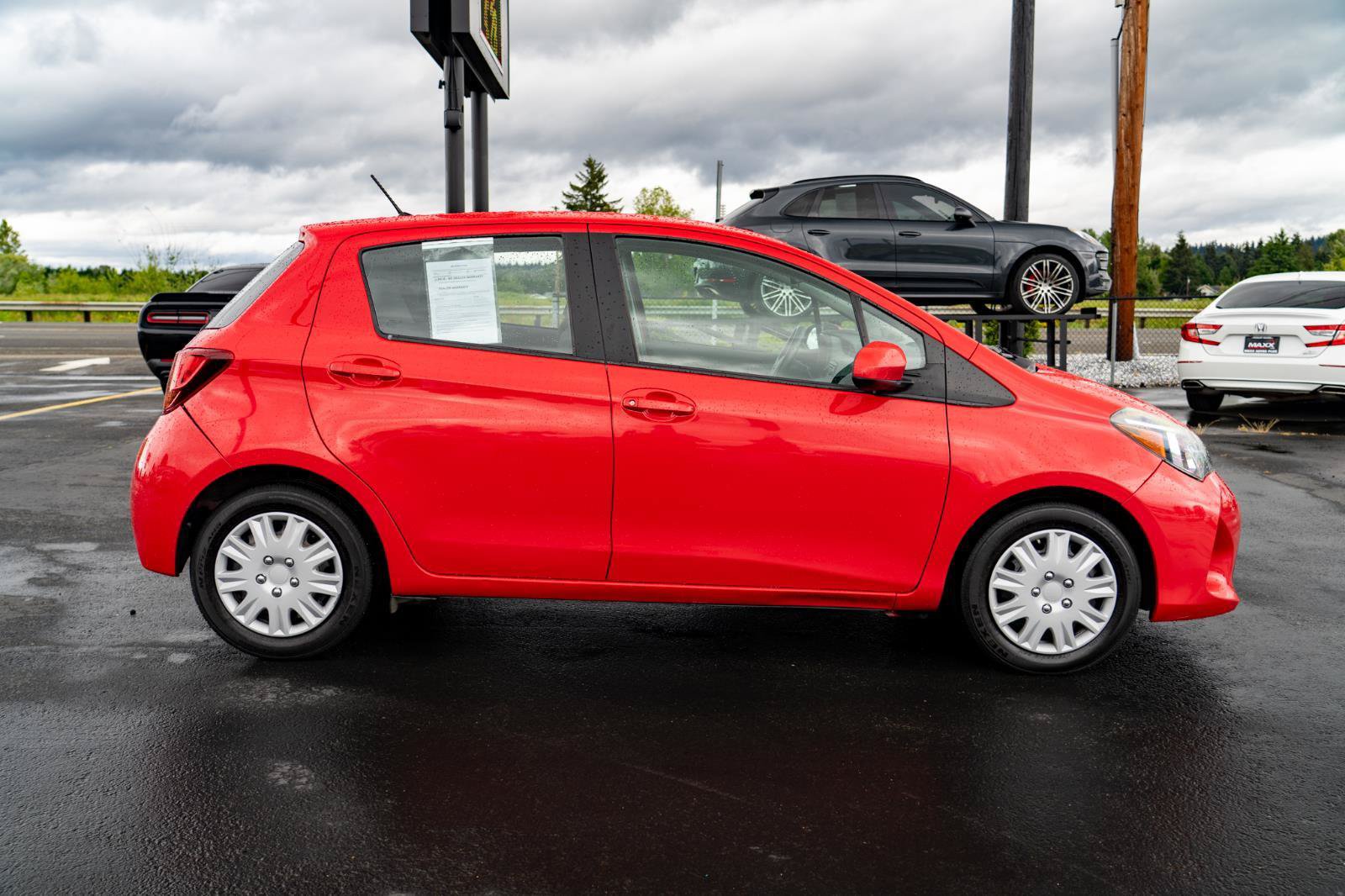 Used 2015 Toyota Yaris L FWD image 9