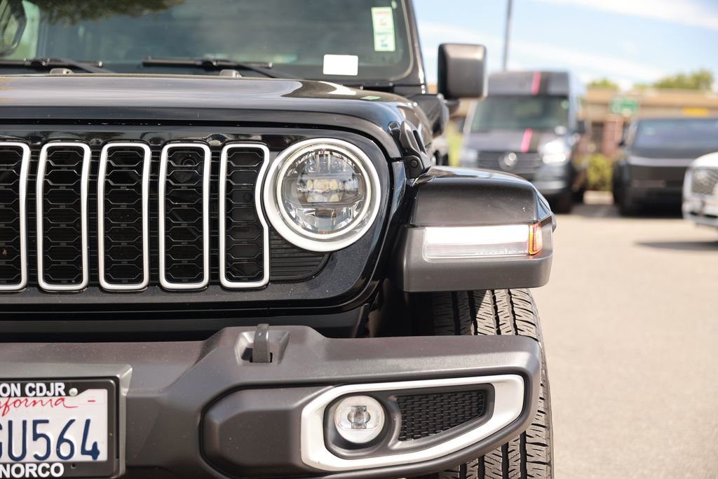 Used 2025 Jeep Wrangler Unlimited Sahara image 5