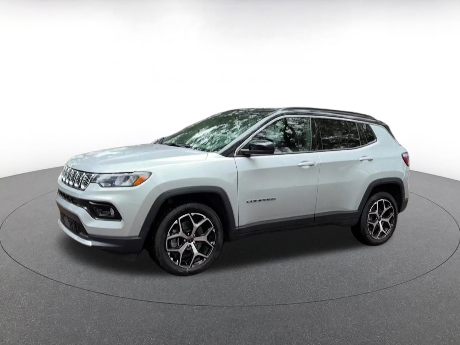 Used 2025 Jeep Compass Limited image 8