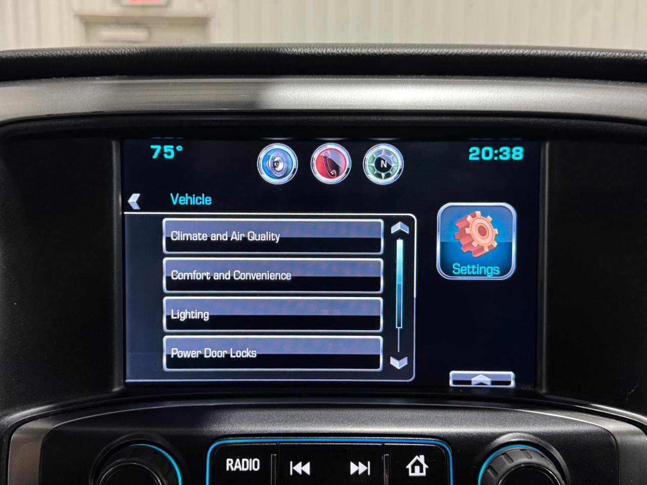 Used 2015 Chevrolet Silverado 2500 LT w/ LT Convenience Package AWD/4WD image 15