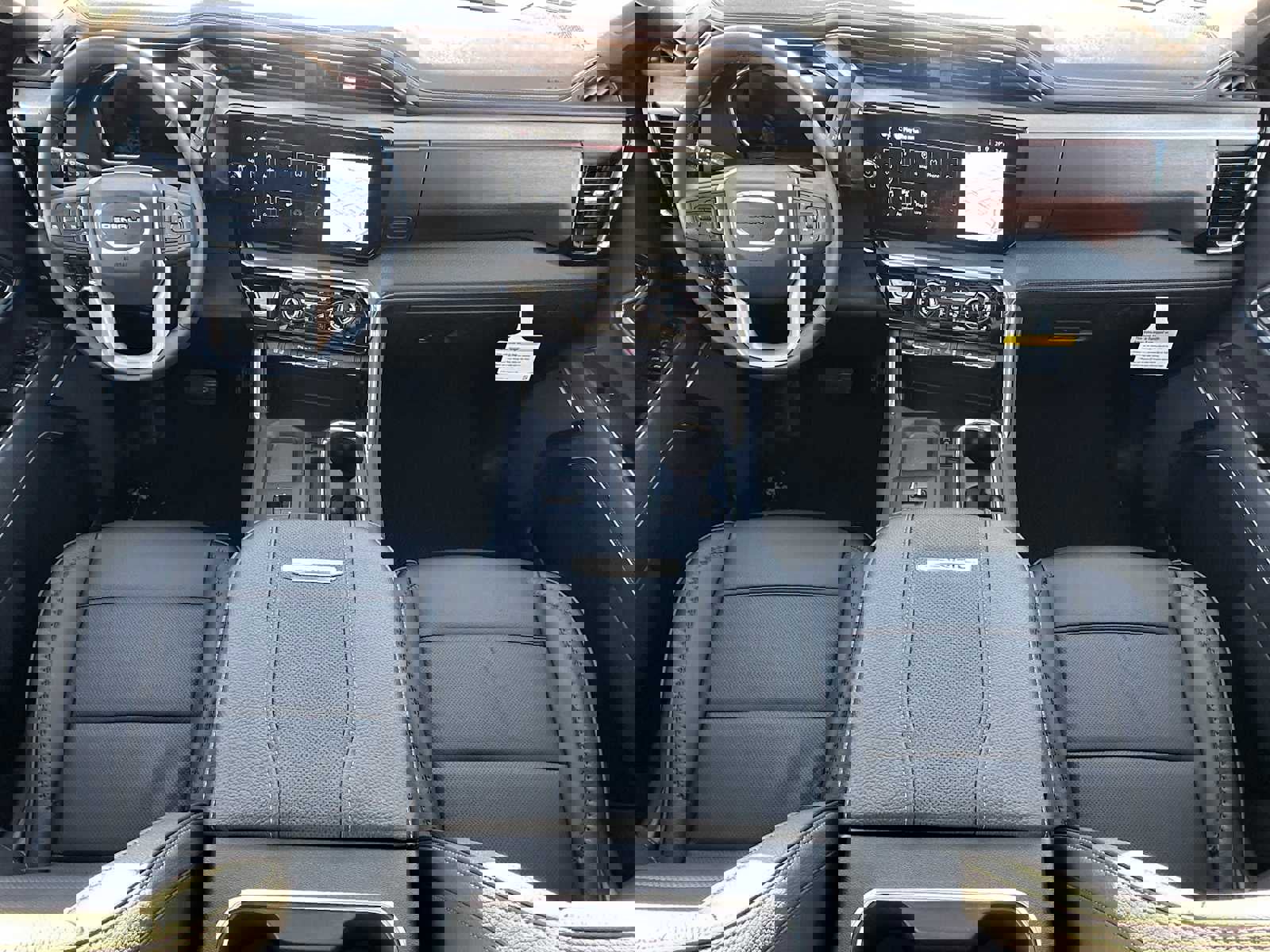 New 2026 GMC Sierra 2500 Denali w/ Denali Reserve Package image 18