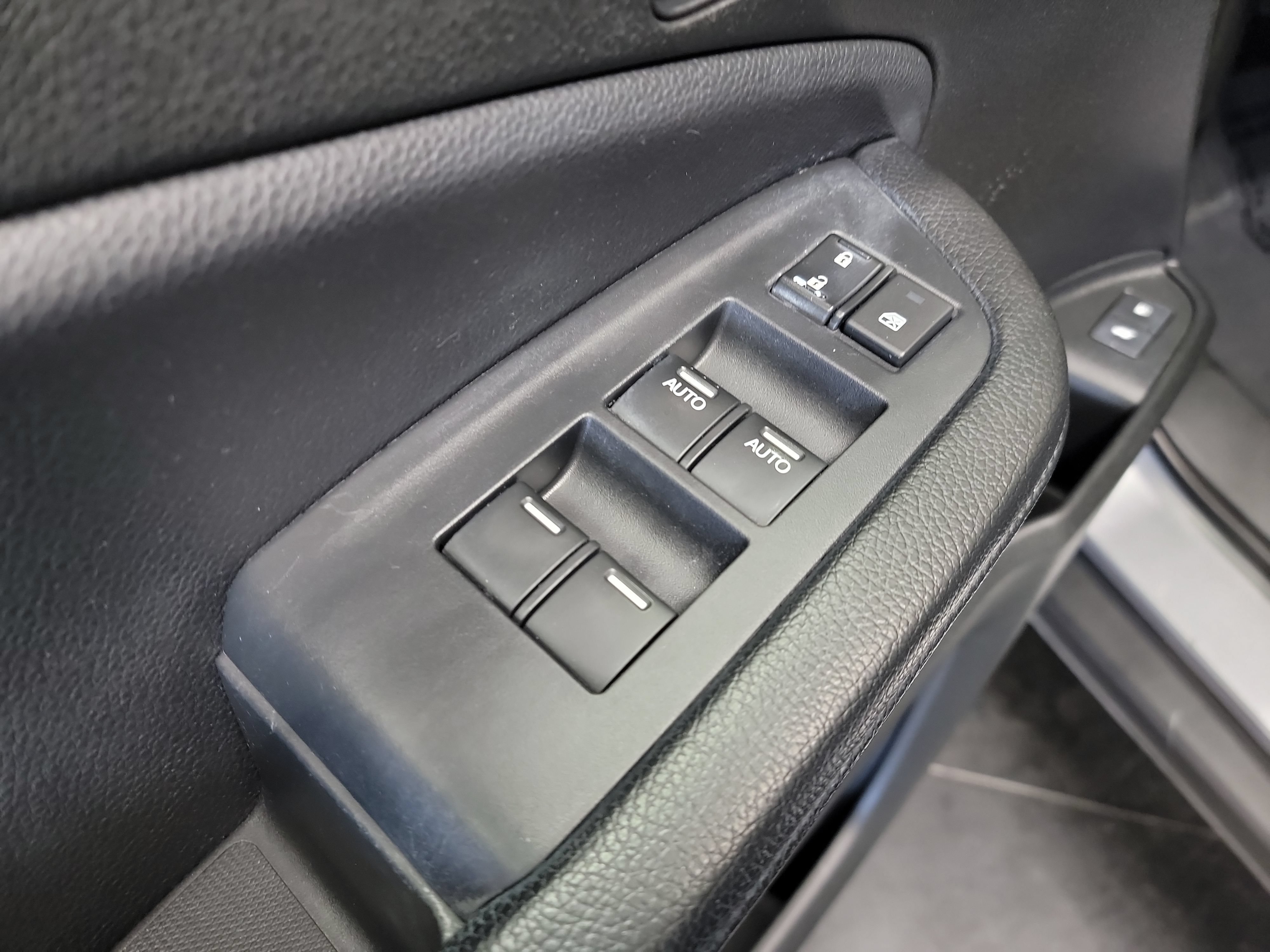 Used 2016 Honda Pilot Elite image 14