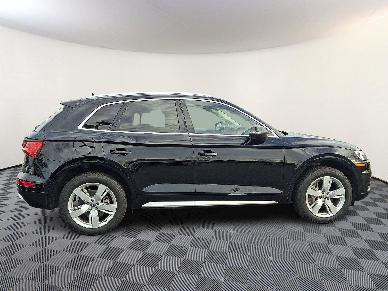 Used 2018 Audi Q5 2.0T Premium Plus w/ Premium Plus Package image 7