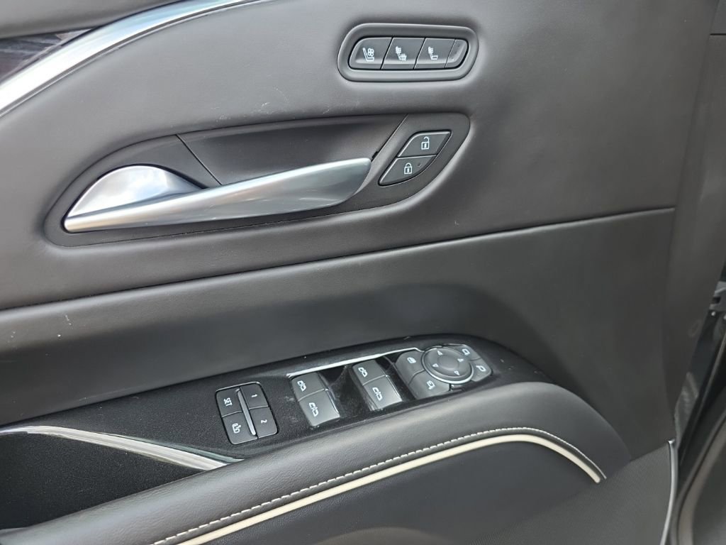 Used 2023 Cadillac Escalade ESV V image 11