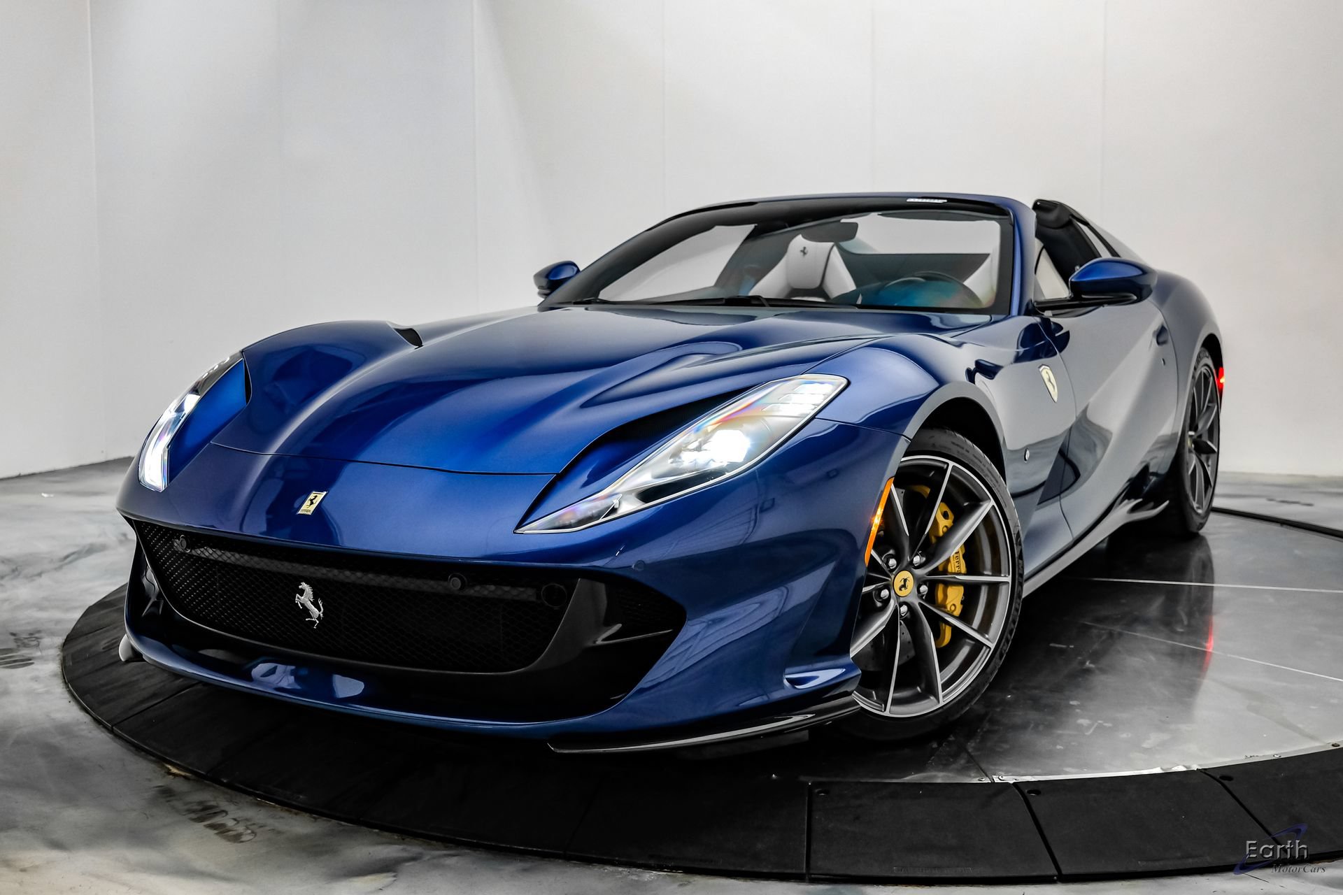 Used 2022 Ferrari 812 GTS RWD image 7