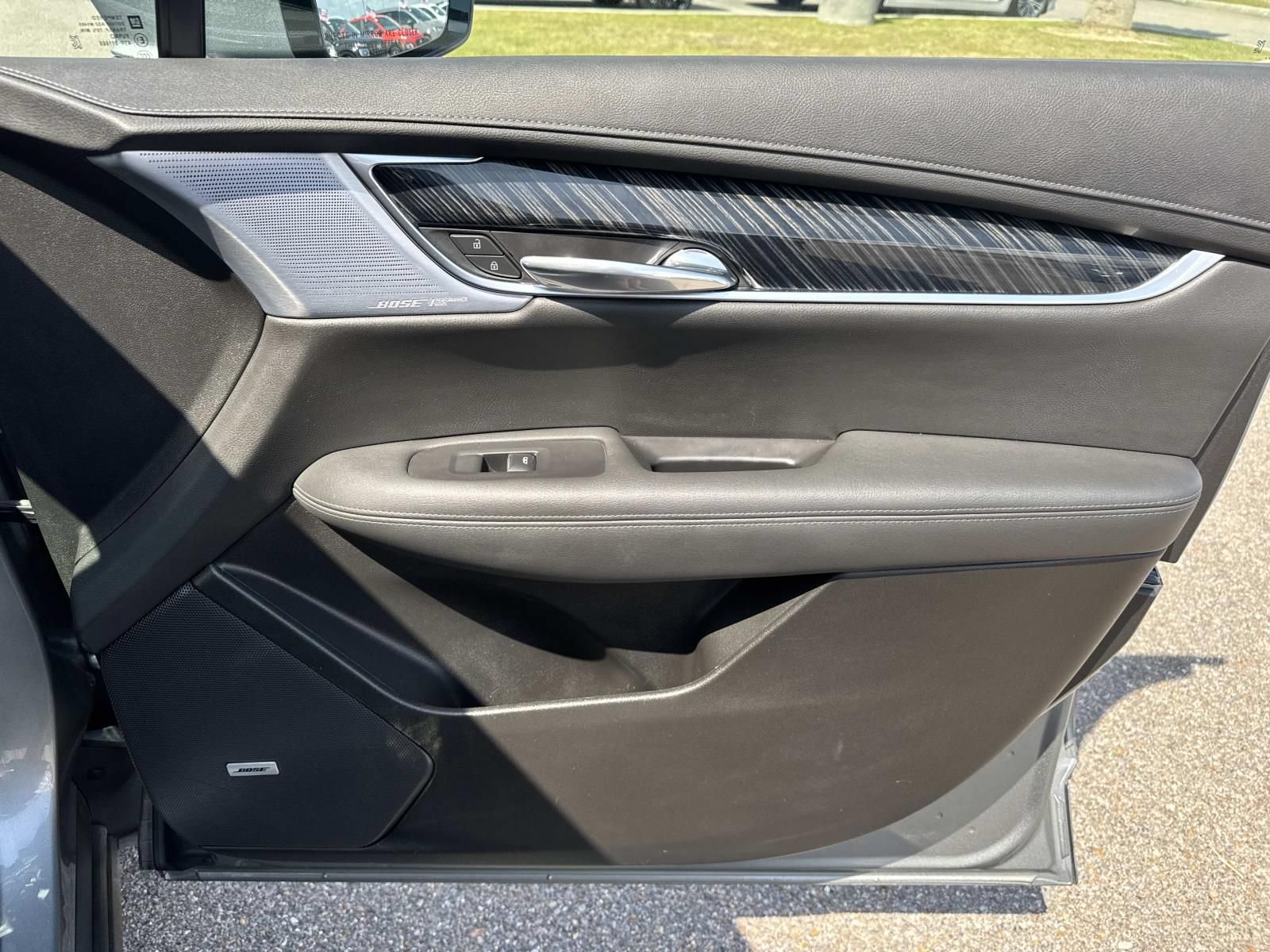 Used 2024 Cadillac XT6 Premium Luxury FWD image 16