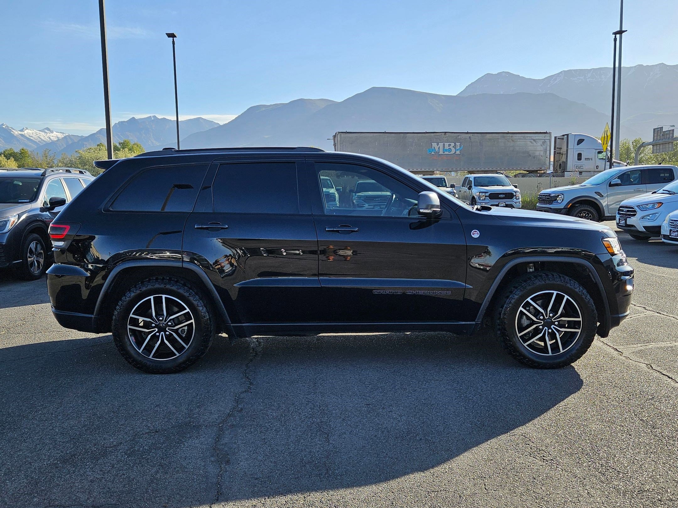 Used 2020 Jeep Grand Cherokee Trailhawk AWD/4WD image 2