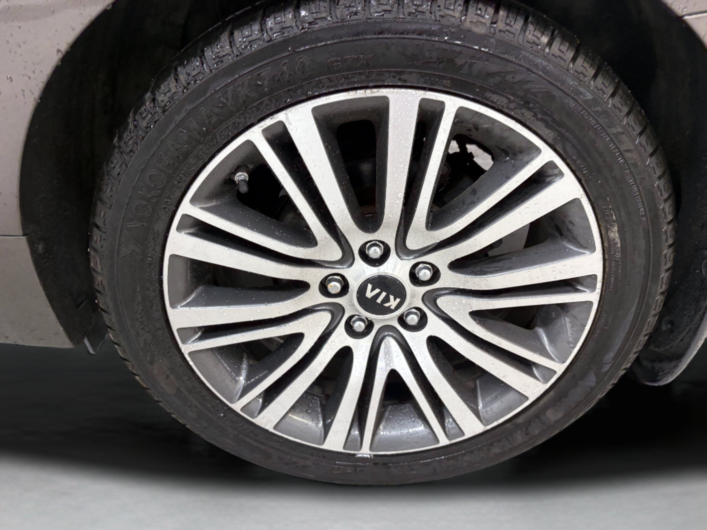 Used 2014 Kia Cadenza Premium w/ Luxury Package FWD image 7