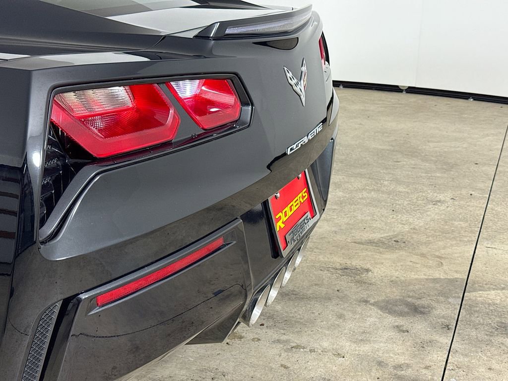 Used 2019 Chevrolet Corvette Stingray Coupe w/ 1LT RWD image 26