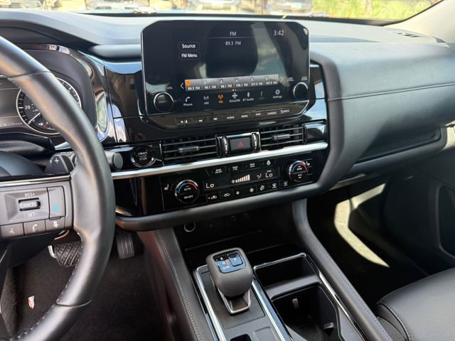 Used 2025 Nissan Pathfinder SL image 21