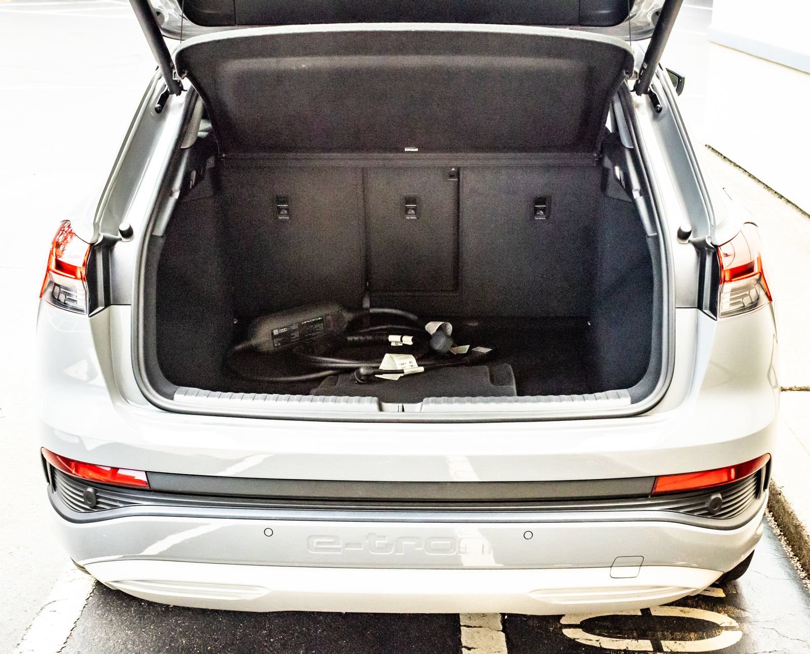 Used 2023 Audi Q4 e-tron Premium w/ Convenience Package RWD image 20