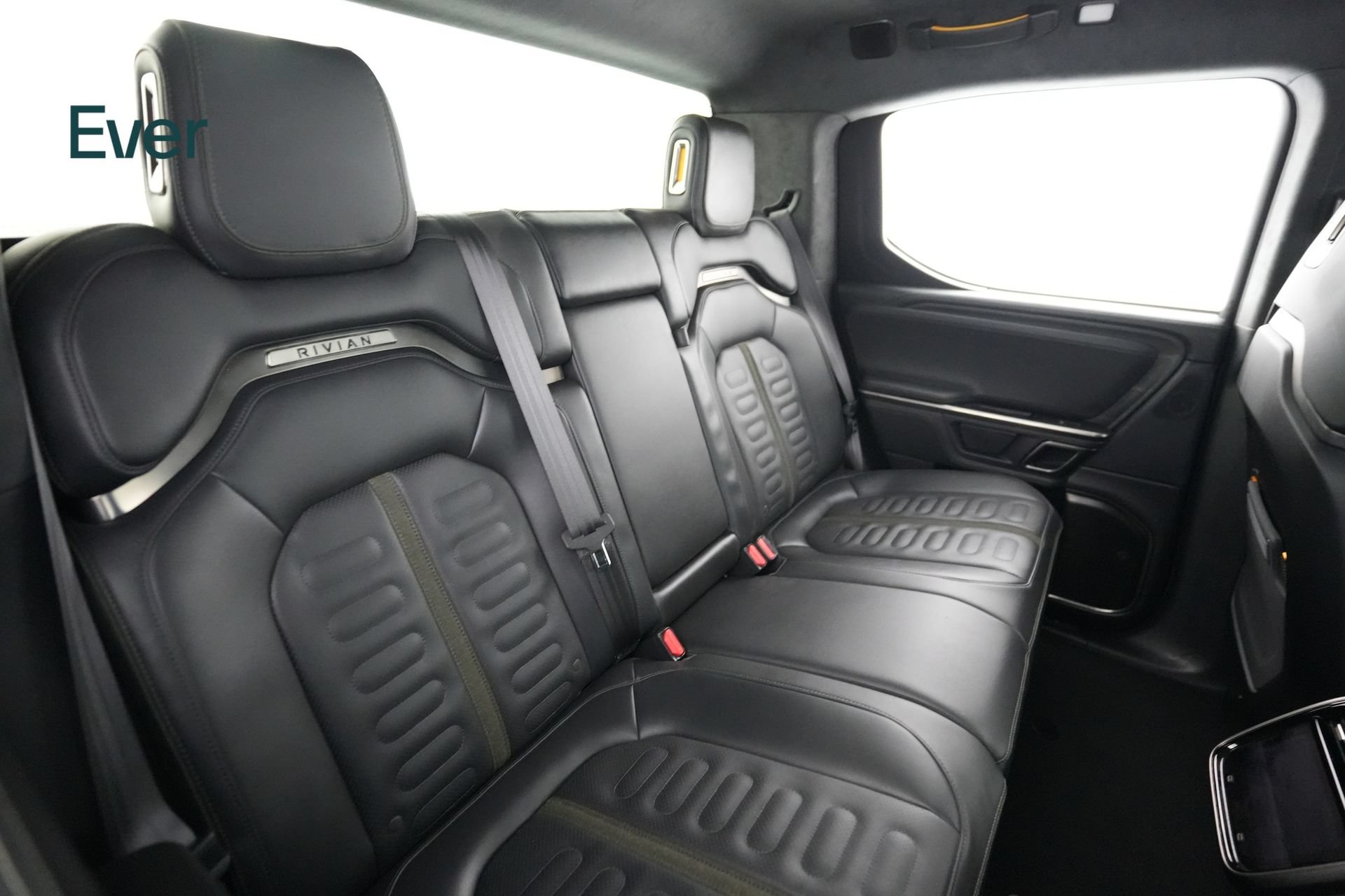 Used 2023 Rivian R1T Adventure Dual AWD/4WD image 5