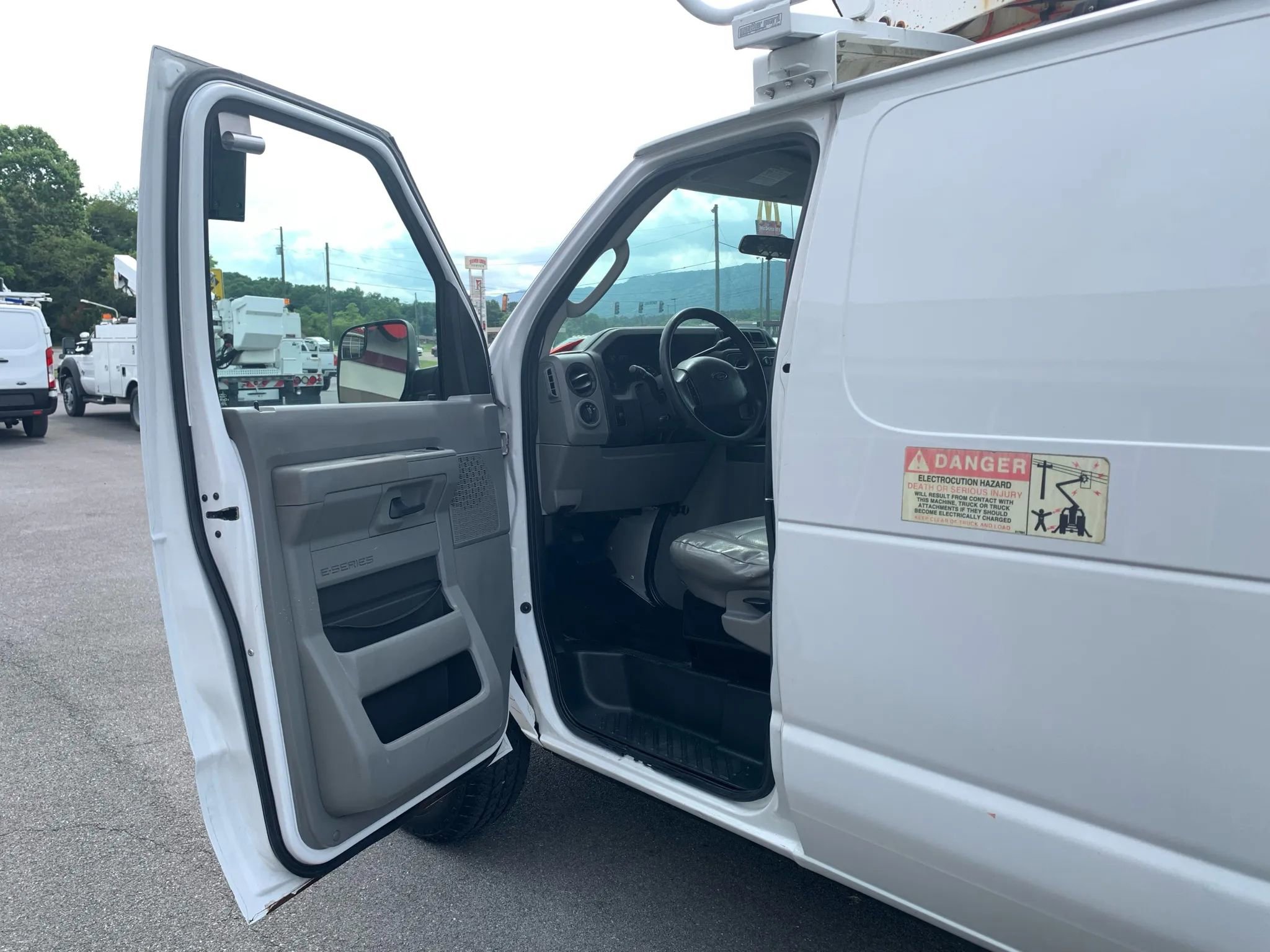 Used 2012 Ford E-350 and Econoline 350 Super Duty w/ Commercial Cargo Van Pkg RWD image 7