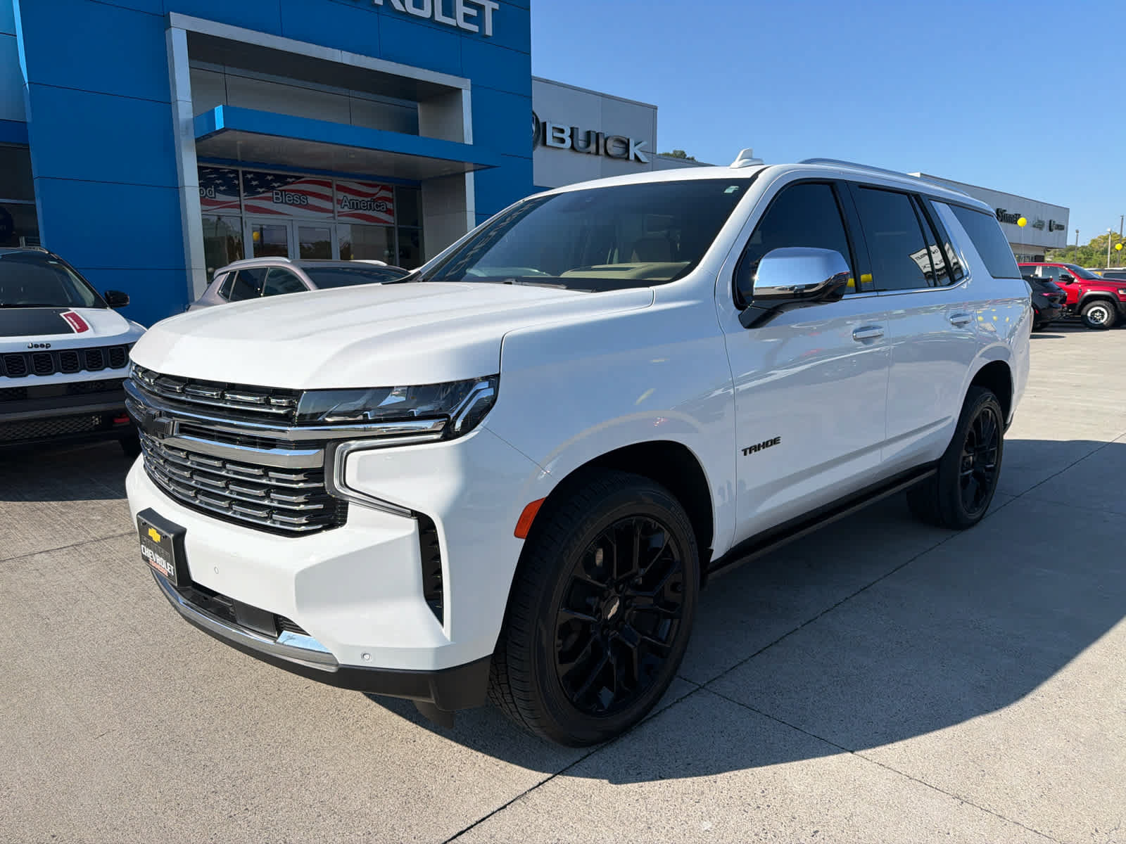 Used 2023 Chevrolet Tahoe Premier w/ Premium Package 2 AWD/4WD image 4