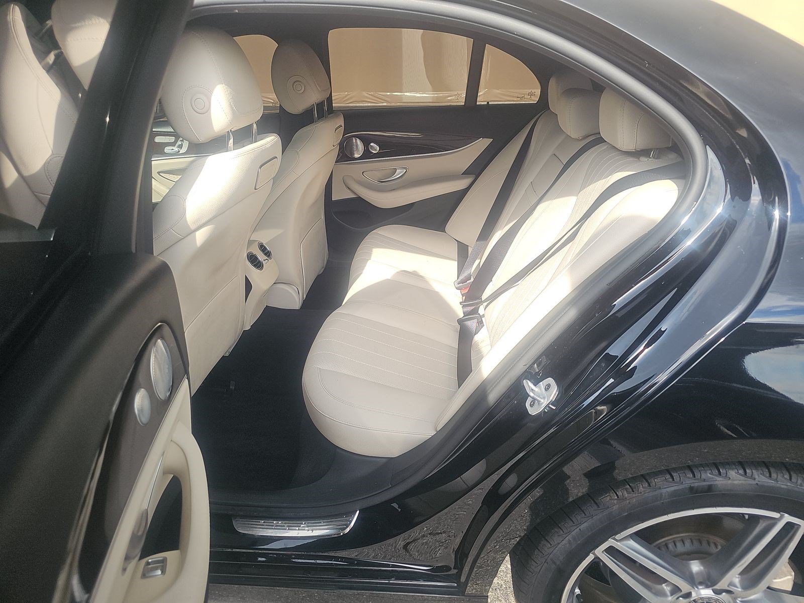 Used 2019 Mercedes-Benz E 300 w/ Premium 1 Package image 11